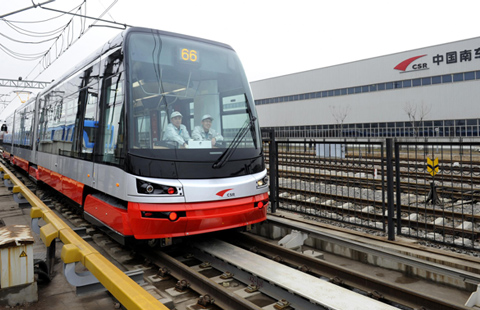 New advanced tram tested in East China